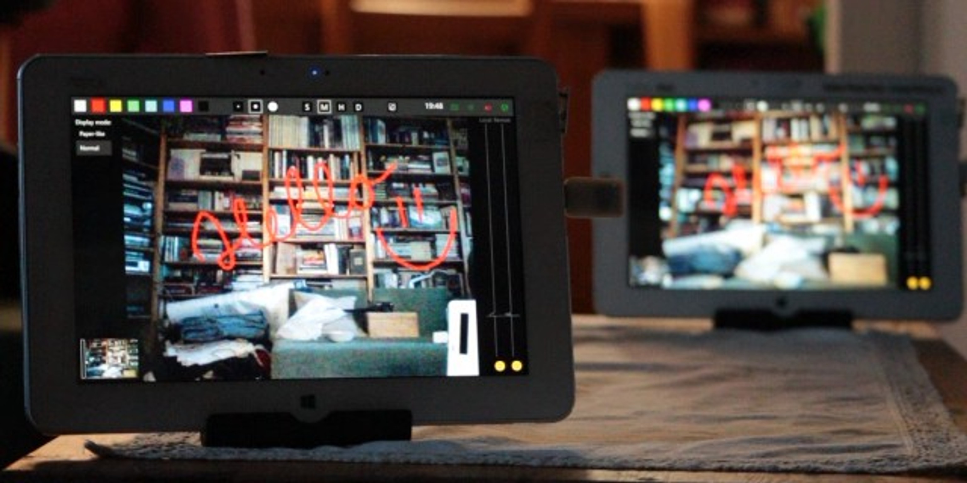 Bedtime Window: Connecting Bedrooms of Long-Distance Couples