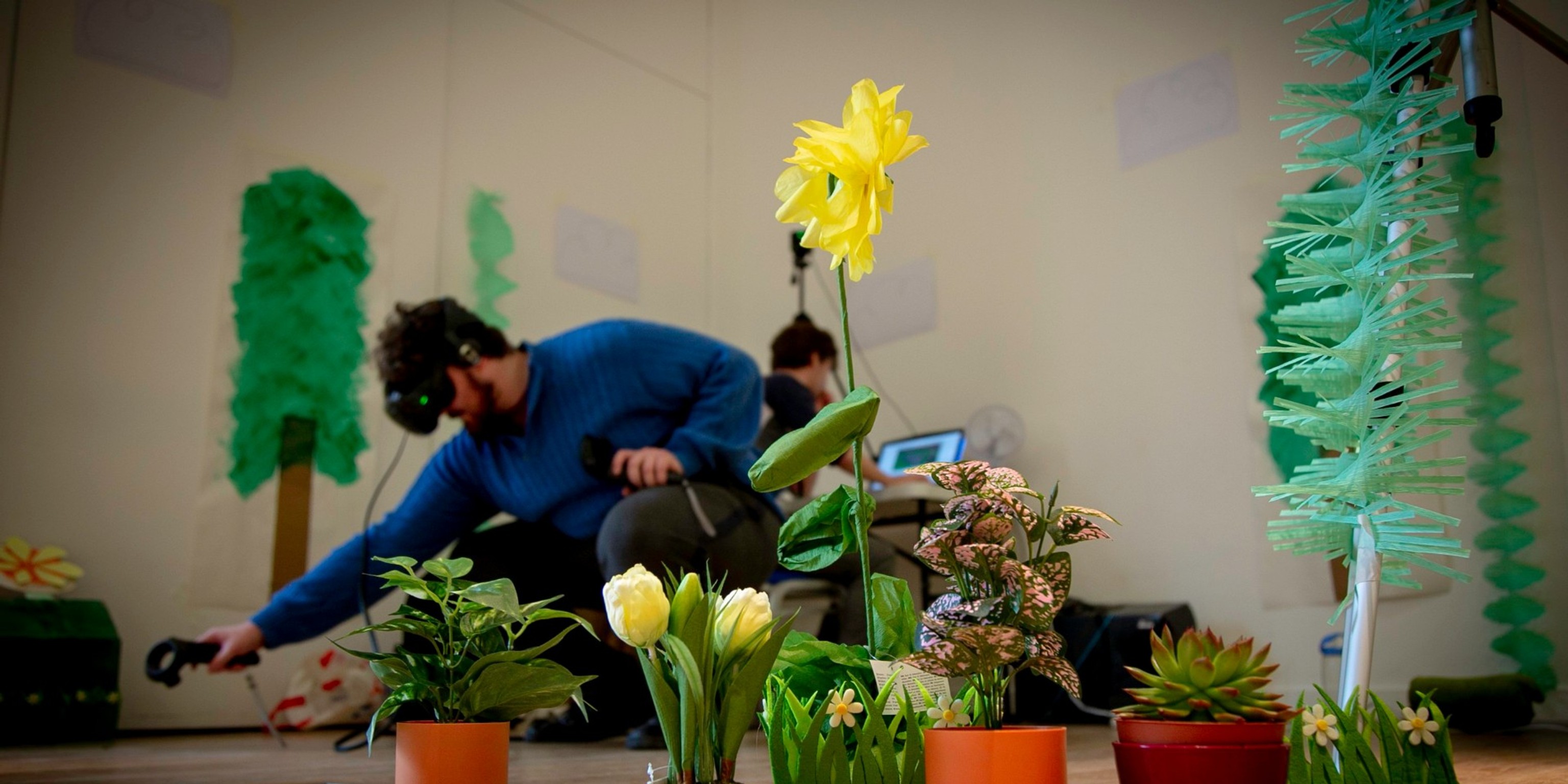 DemVR: a virtual reality hackathon for people living with dementia 